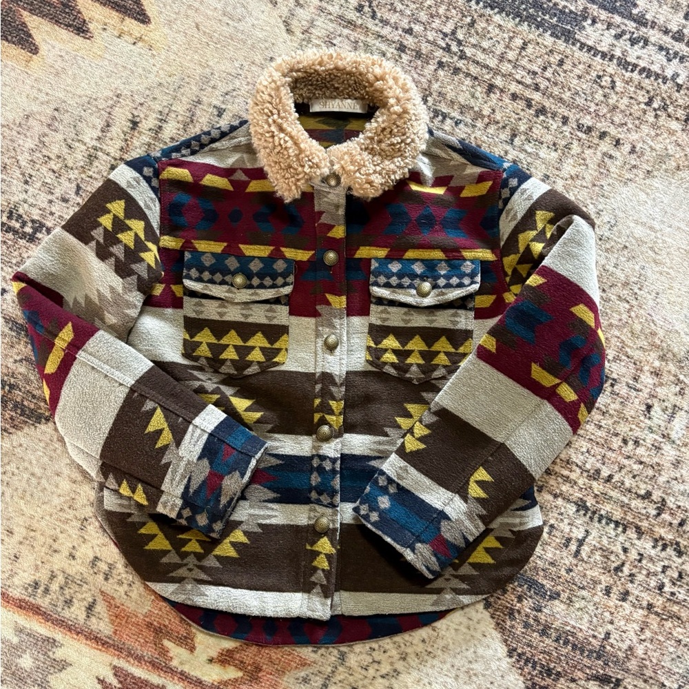 SHYANNE GIRLS' SOUTHWESTERN PRINT SHERPA TRIM SHACKET MEDIUM - Picture 2 of 6